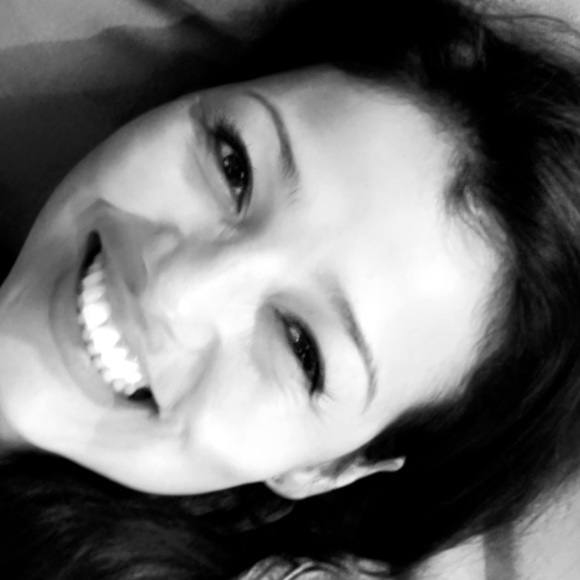 Meet your Posher, Karol - Picture 2 of 16